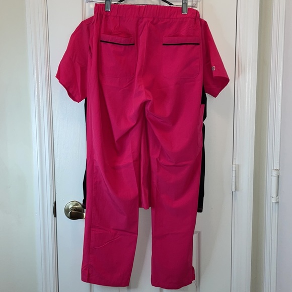 Matrix Scrubs - Picture 4 of 7